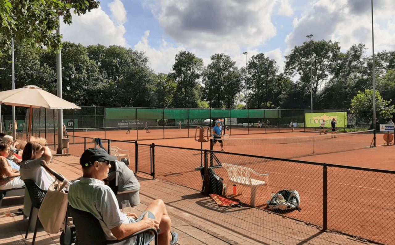 Tennis- & Padelvereniging Surhuisterveen en Omstreken